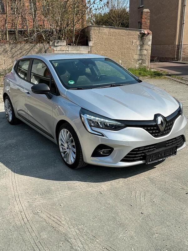 Gebraucht Renault Clio V 92 PS (67 kW) 2021 Silber Kleinwagen