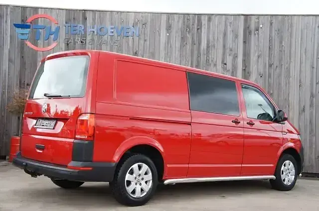Gebraucht VW T6 150 PS (110 kW) 2019 Rot Van
