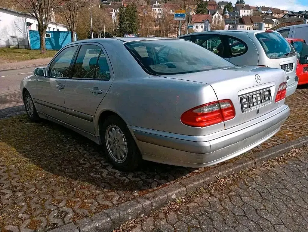 Gebraucht Mercedes E200 Classic 2000 Silber Limousine