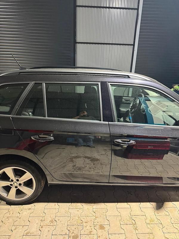 Gebraucht Skoda Fabia 95 PS (69 kW) 2019 Schwarz Kombi