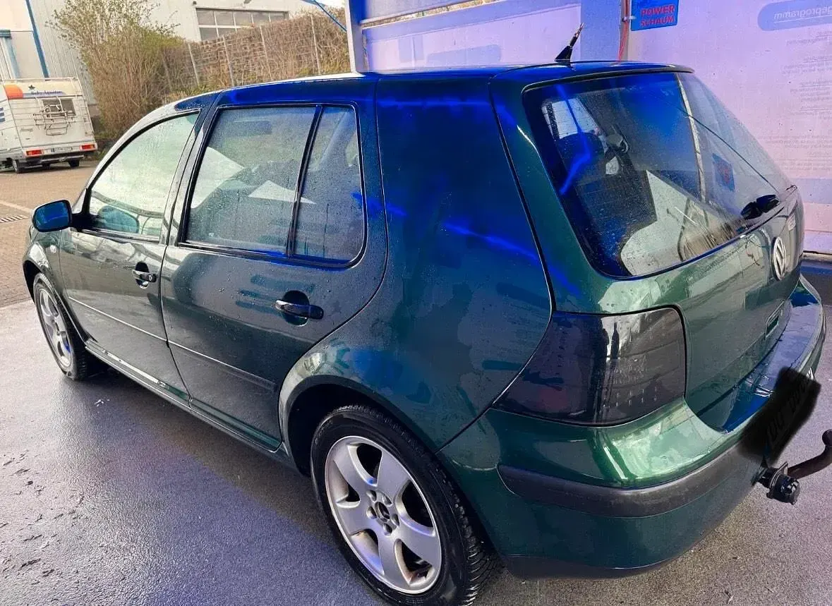 Second-hand VW Golf III 101 CP (74 kW) 1999 Verde Hatchback