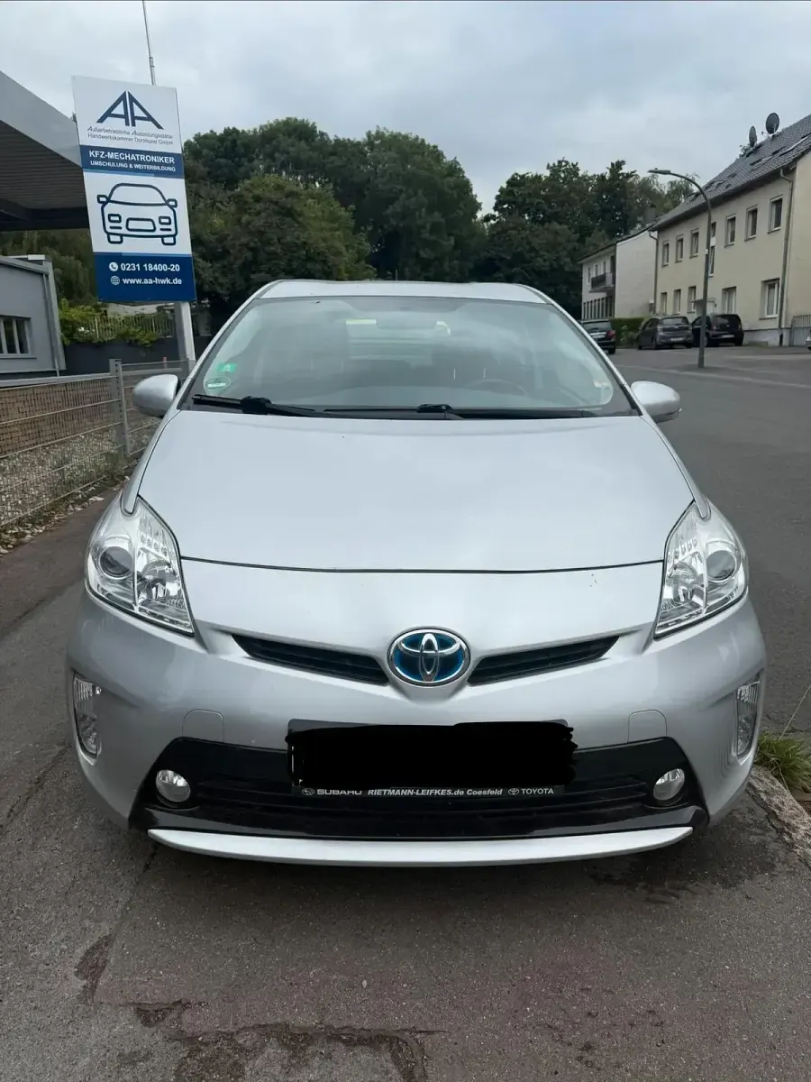 Gebraucht Toyota Prius 136 PS (100 kW) 2013 Silber Limousine