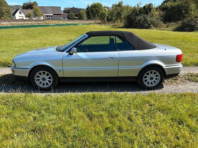 Second-hand Audi 80 133 CP (97 kW) 1991 Argintiu Cabrio