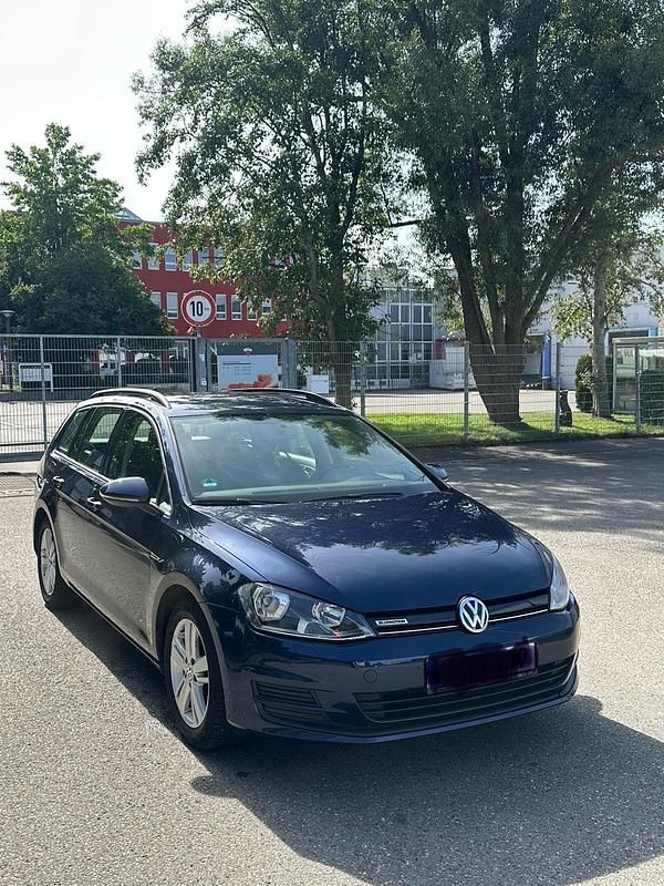 Blau Gebraucht 2015 VW Golf VII Kombi | 7.000 € (Guter Preis) - Bild 1/4