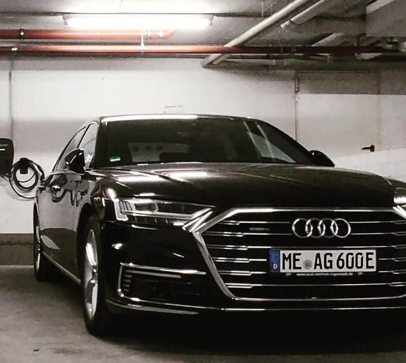 Schwarz Gebraucht 2021 Audi A8L Limousine | 46.500 € (Superpreis) - Bild 1/2