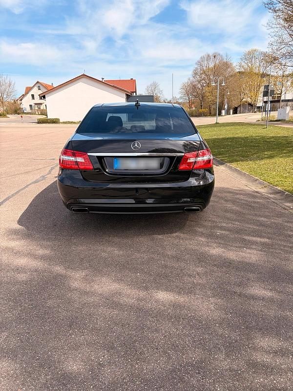 Gebraucht Mercedes E300 231 PS (169 kW) 2008 Schwarz Limousine