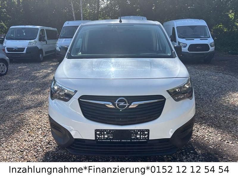 Weiß Gebraucht 2019 Opel Combo Selection Van / Kleinbus | 8.500 € (Etwas zu teuer) - Bild 1/4