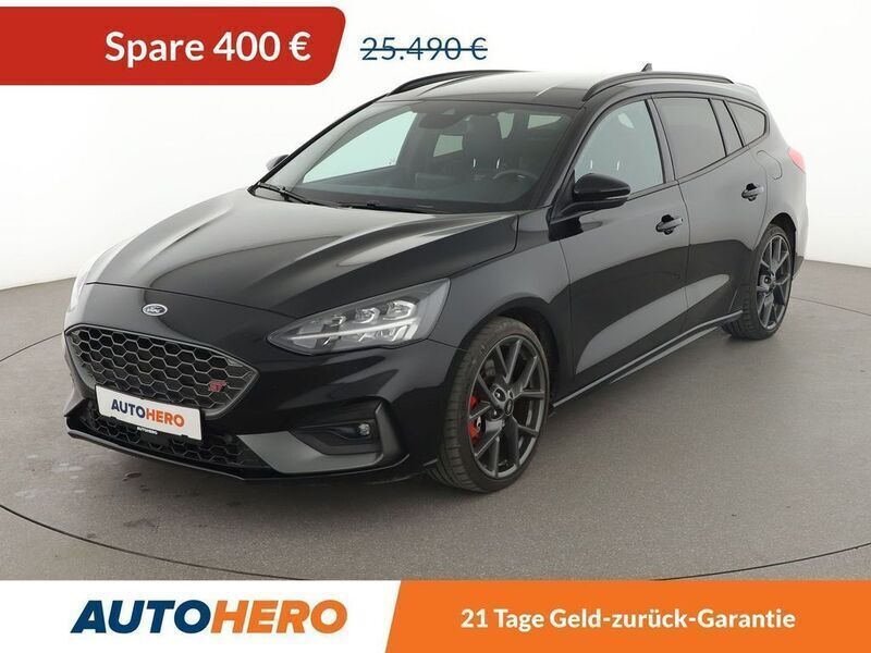 Schwarz Gebraucht 2020 Ford Focus ST Limousine | 25.090 € (Fairer Preis) - Bild 1/3