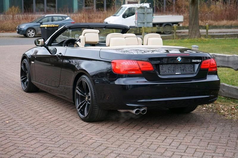 Gebraucht BMW 325 Cabriolet Exclusive 218 PS (160 kW) 2010 Schwarz Cabrio