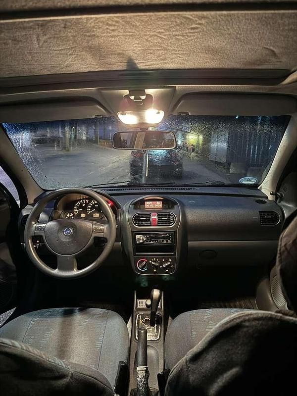 Gebraucht Opel Corsa 102 PS (75 kW) 2001 Kleinwagen