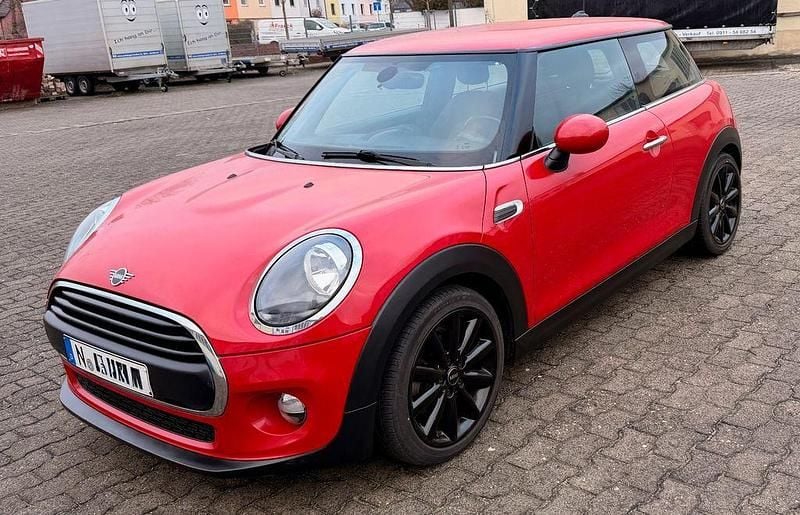 Gebraucht Mini ONE 102 PS (75 kW) 2018 Rot Kleinwagen