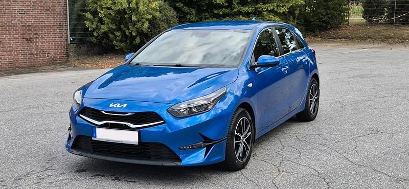 Blau Gebraucht 2022 Kia Ceed Plus Limousine | 15.000 € (Guter Preis) - Bild 1/4