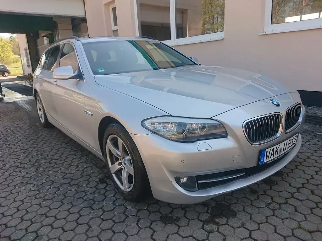 Gebraucht BMW 520 184 PS (135 kW) 2010 Silber Kombi