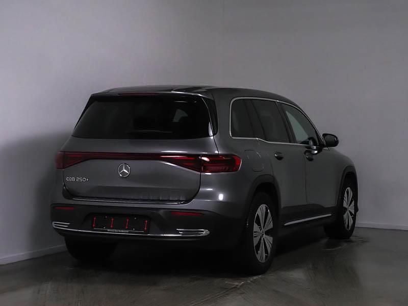 Metalliclack mountaingrau Gebraucht 2025 Mercedes EQB250 Progressive SUV | 36.810 € (Superpreis) - Bild 1/4