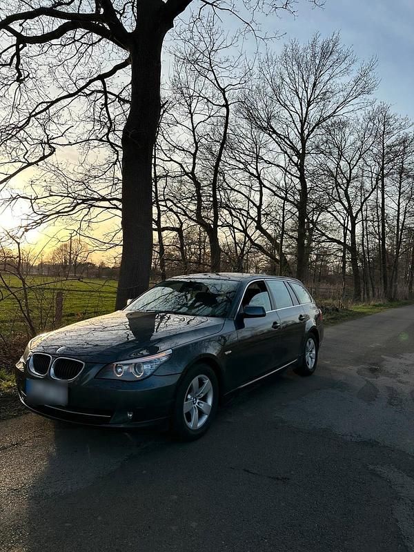 Gebraucht BMW 520 170 PS (125 kW) 2009 Grau Limousine