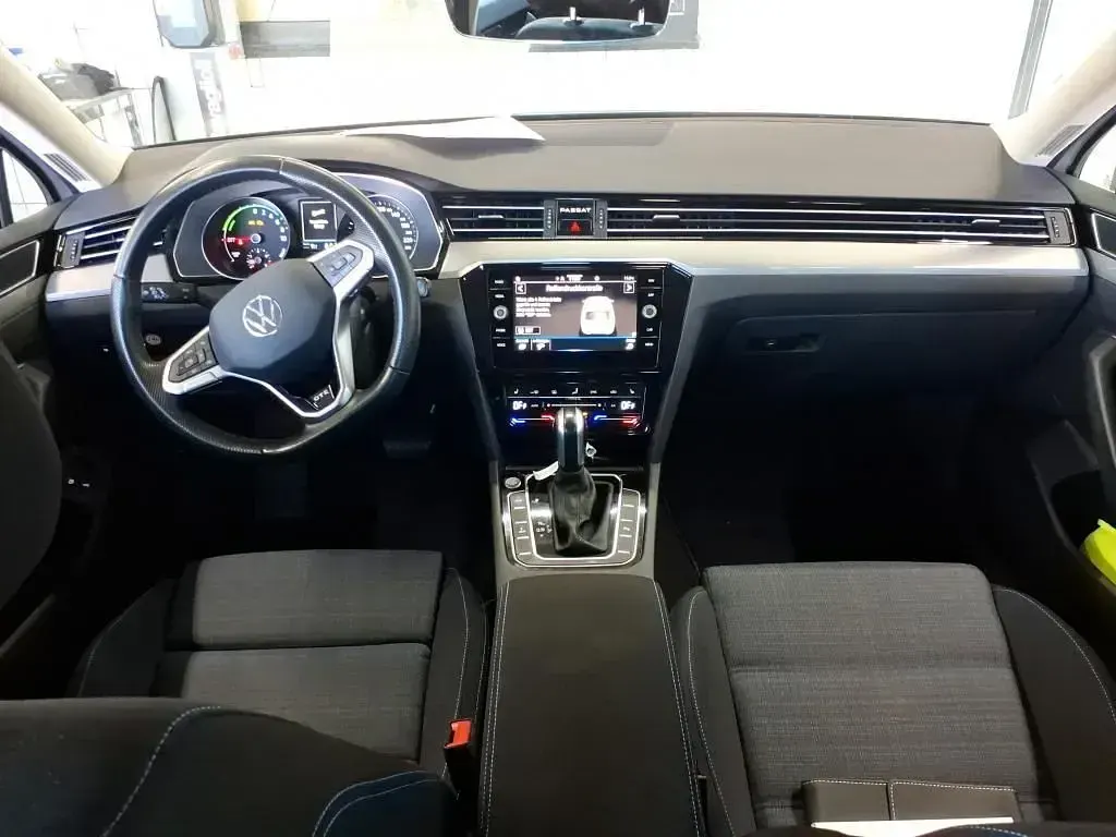 Gebraucht VW Passat GTE 218 PS (160 kW) 2022 Mondsteingrau Kombi