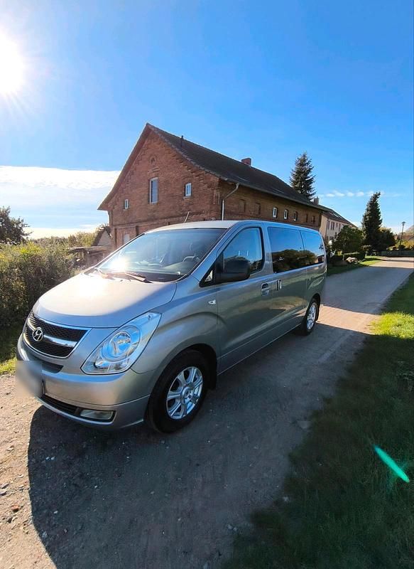 Gebraucht Hyundai H-1 170 PS (125 kW) 2010 Grau Van / Kleinbus