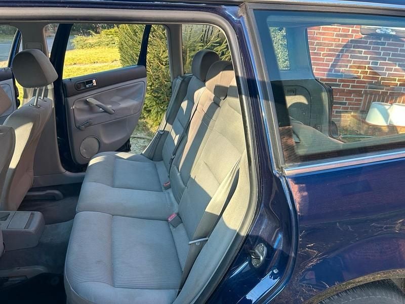 Gebraucht VW Passat 130 PS (95 kW) 2003 Blau Kombi