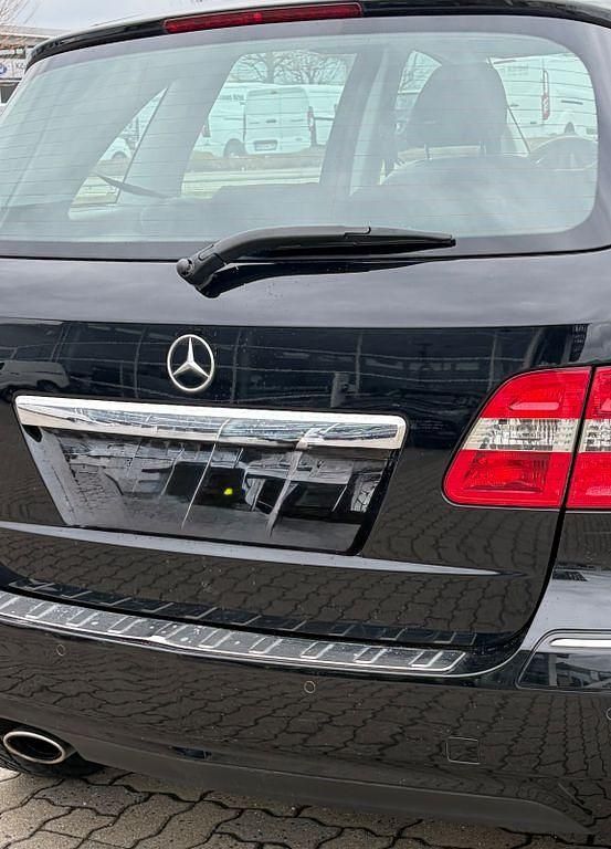 Gebraucht Mercedes B150 95 PS (69 kW) 2009 Schwarz Van / Kleinbus