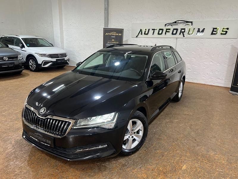 Schwarz Gebraucht 2022 Skoda Superb Kombi | 25.490 € (Guter Preis) - Bild 1/4