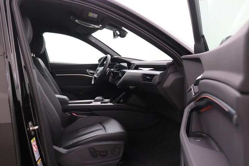 Gebraucht Audi e-tron Advanced 300 kW (408 PS) 2022 Schwarz SUV