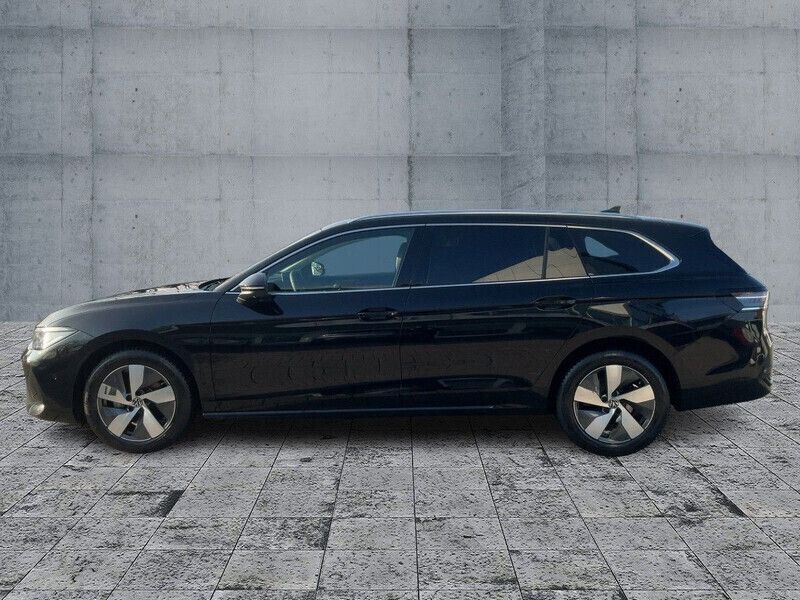 Gebraucht VW Passat Elegance 150 PS (110 kW) 2024 Andere farbe Kombi
