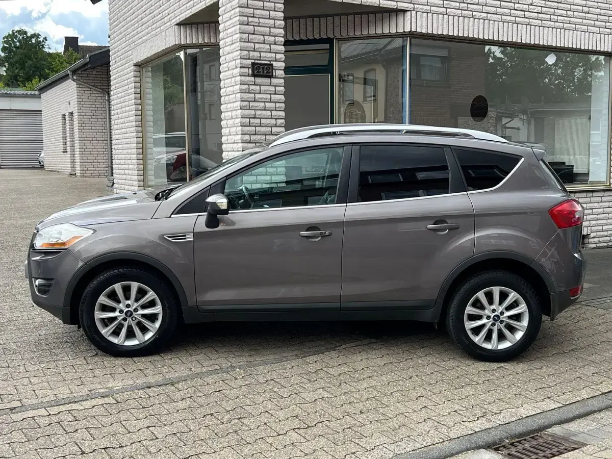 Gebraucht Ford Kuga Champions Edition 163 PS (119 kW) 2012 Braun SUV