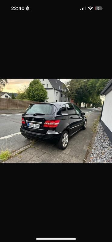 Schwarz Gebraucht 2006 Mercedes B200 Van / Kleinbus | 4.000 € (Fairer Preis) - Bild 1/4