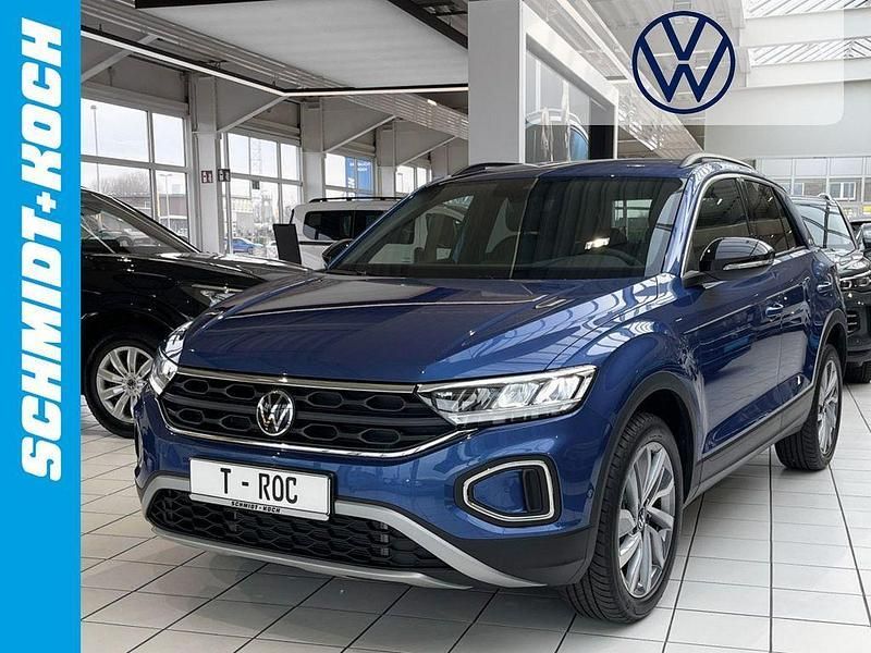 Ravennablau Gebraucht 2025 VW T-Roc Goal SUV | 37.980 € (Teuer) - Bild 1/4