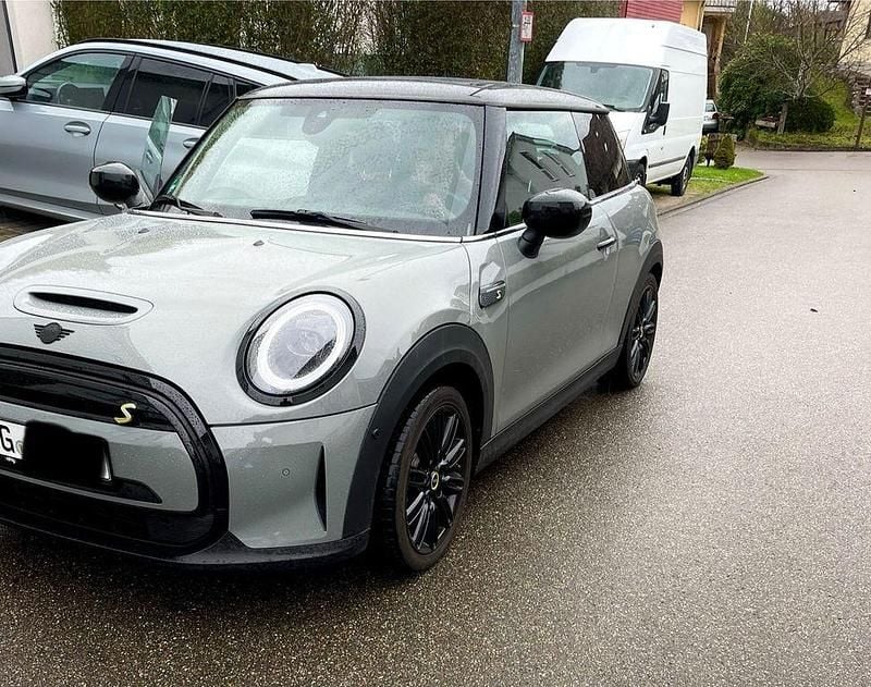 Grau Gebraucht 2022 Mini Cooper SE Kleinwagen | 16.670 € (Fairer Preis) - Bild 1/4