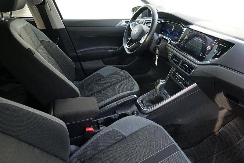 Gebraucht VW Polo Style 110 PS (80 kW) 2023 Rauchgrau metallic Kleinwagen