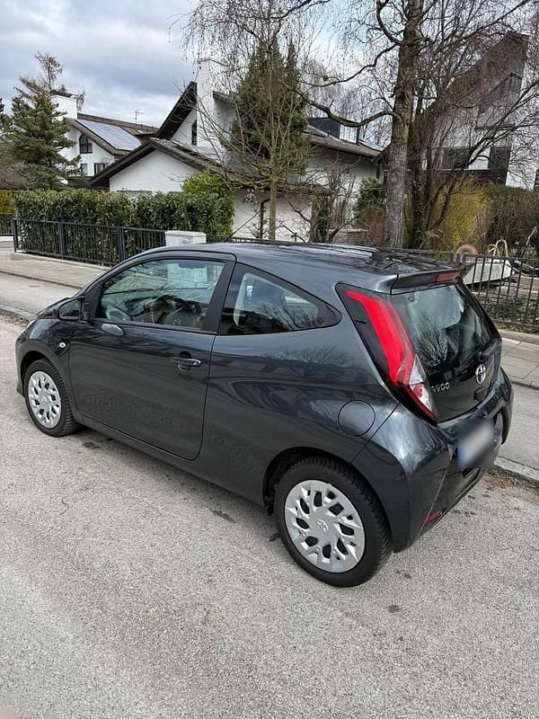 Gebraucht Toyota Aygo 72 PS (52 kW) 2019 Grau Kleinwagen