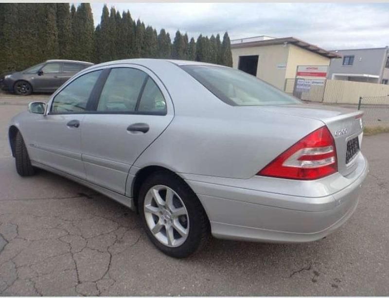 Gebraucht Mercedes C200 Classic 170 PS (125 kW) 2004 Limousine
