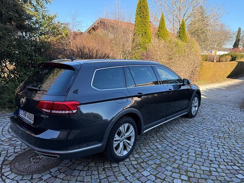 Gebraucht VW Passat Alltrack 190 PS (139 kW) 2019 Grau Kombi