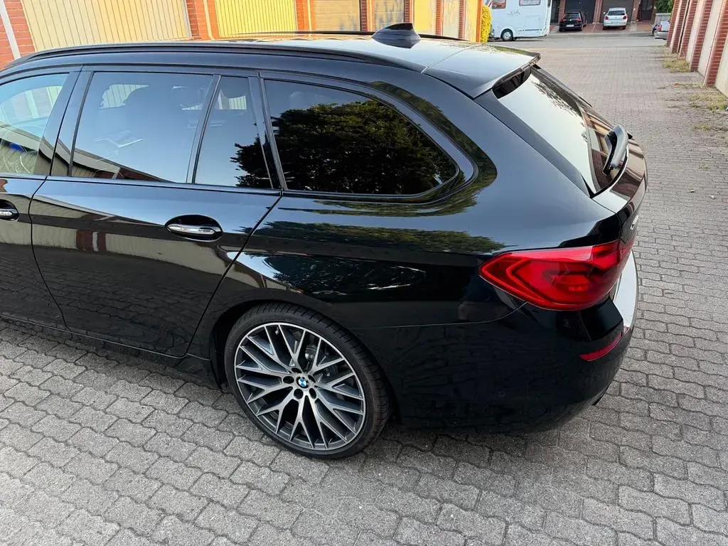 Gebraucht BMW 530 Sport Line 265 PS (194 kW) 2017 Schwarz Kombi