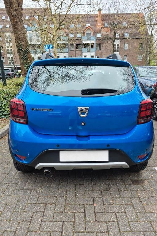 Gebraucht Dacia Sandero 91 PS (66 kW) 2020 Blau Limousine