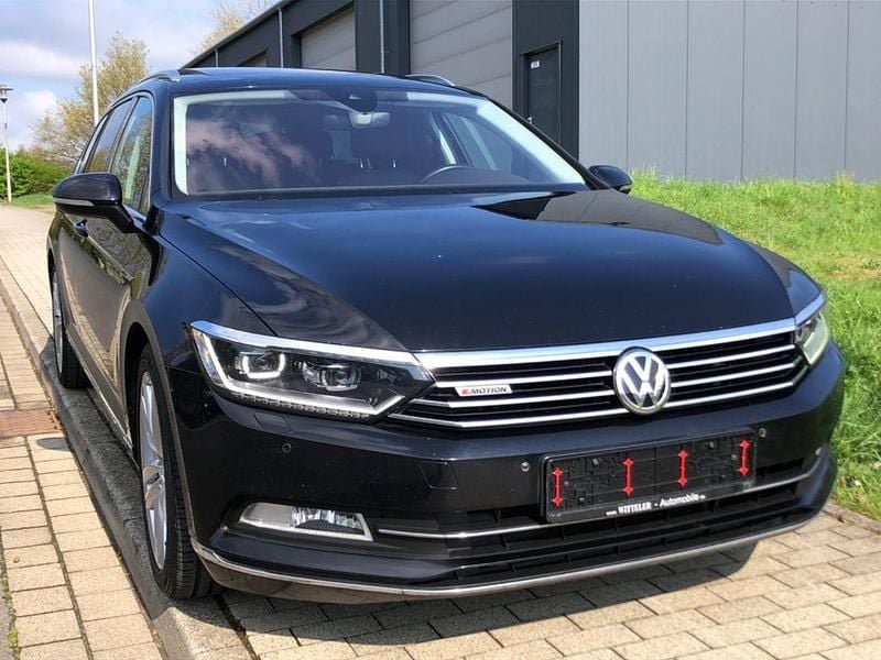 Gebraucht VW Passat Highline 239 PS (175 kW) 2015 Schwarz Kombi