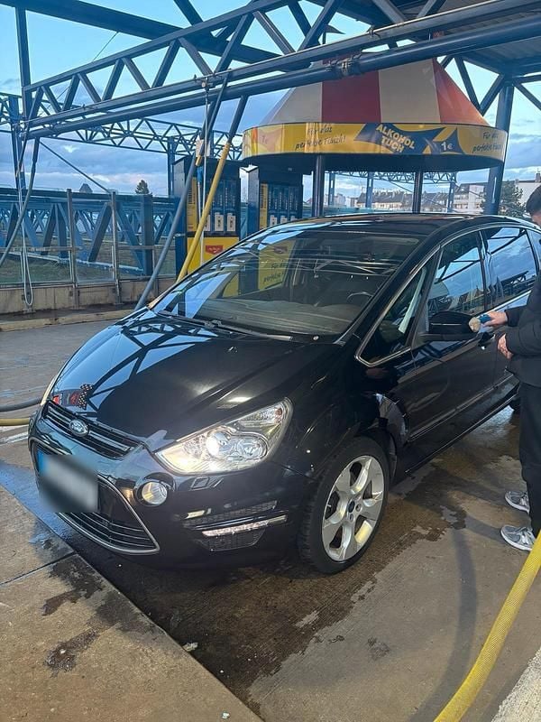 Second-hand Ford S-MAX S 150 CP (110 kW) 2015 Negru Monovolum