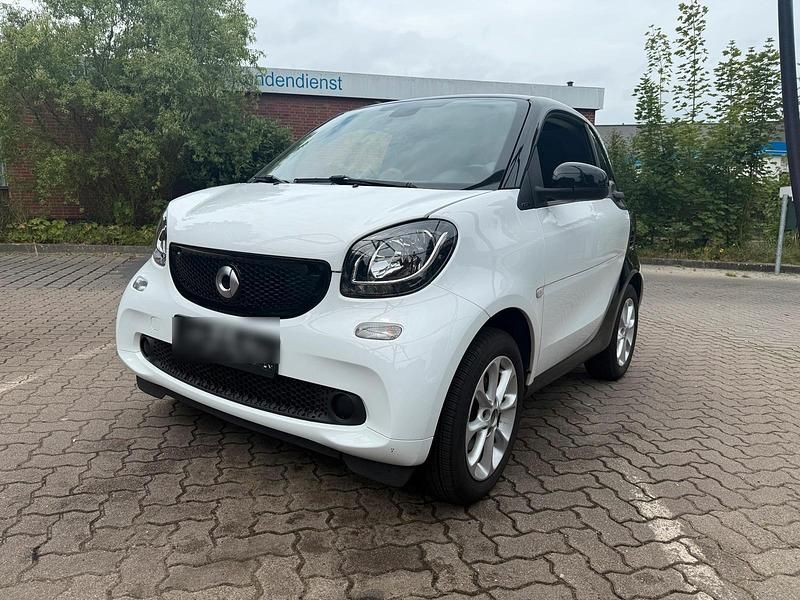 Weiß Gebraucht 2016 Smart ForTwo Coupé Prime Kleinwagen | 11.500 € (Fairer Preis) - Bild 1/4