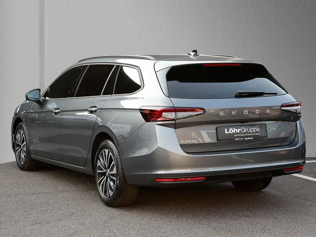 Gebraucht Skoda Superb Selection 150 PS (110 kW) 2025 Grau Kombi