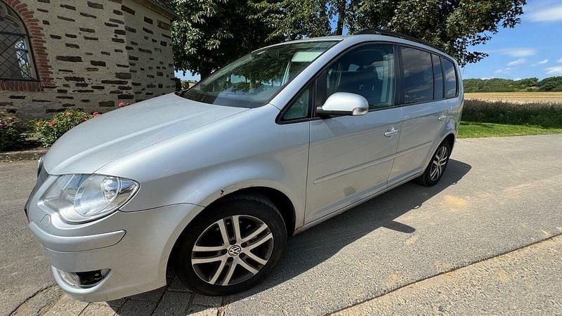 Silber Gebraucht 2009 VW Touran Van / Kleinbus | 1.644 € (Fairer Preis) - Bild 1/4