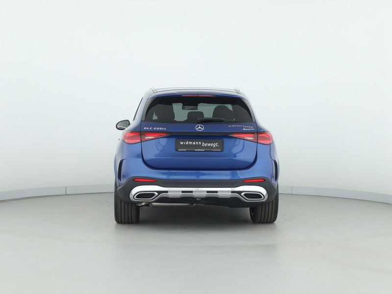 Metalliclack spektralblau Gebraucht 2024 Mercedes GLC220 SUV | 64.490 € (Fairer Preis) - Bild 1/4