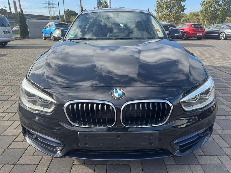 Schwarz Gebraucht 2018 BMW 116 Sport Line Kleinwagen | 13.990 € (Fairer Preis) - Bild 1/4
