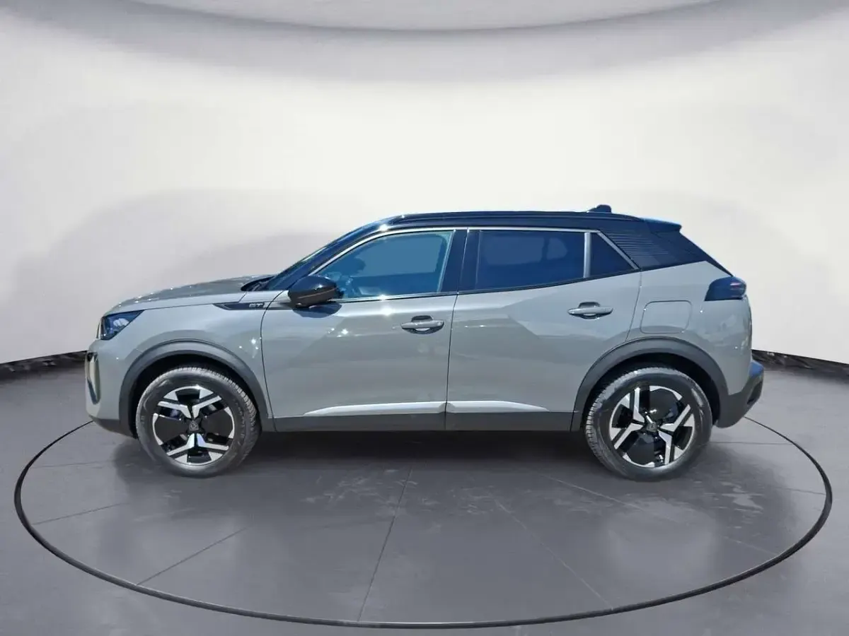 Gebraucht Peugeot 2008 GT 131 PS (96 kW) 2024 Grau SUV