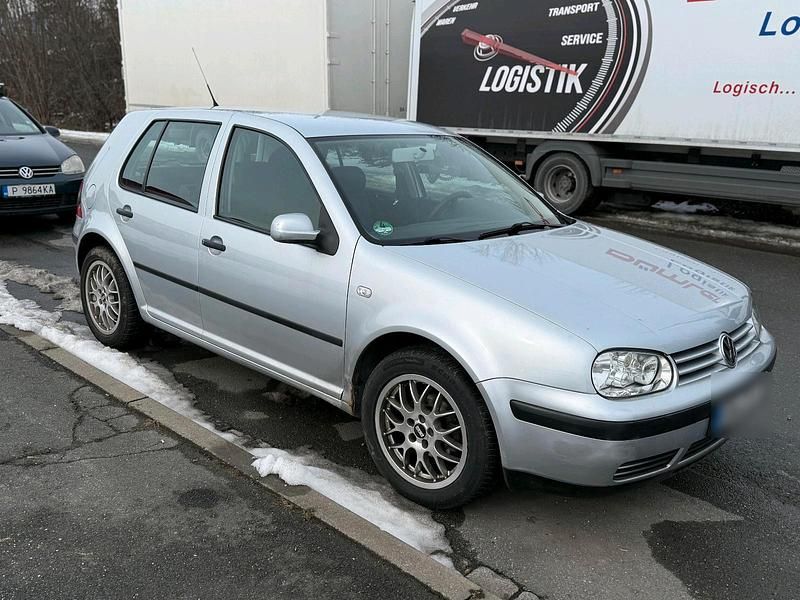 Gebraucht VW Golf IV 104 PS (76 kW) 2001 Silber Kleinwagen