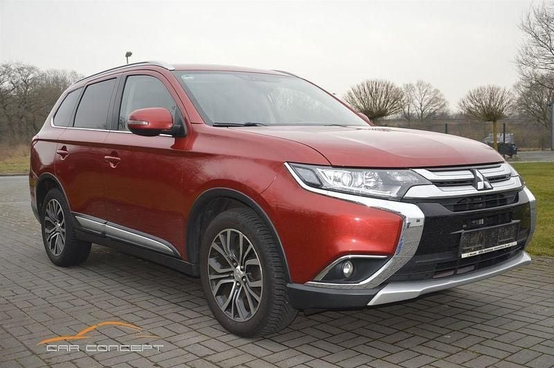 Gebraucht Mitsubishi Outlander Edition 150 PS (110 kW) 2017 Rot SUV