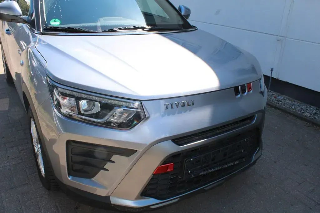 Neu KGM Tivoli 163 PS (119 kW) 2026 Grau SUV