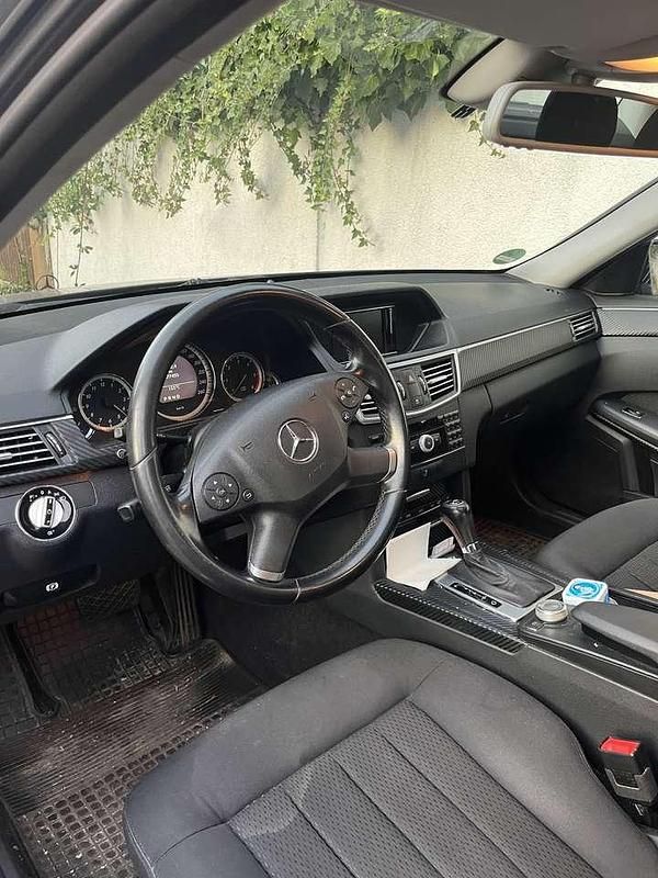 Gebraucht Mercedes E200 Elegance 136 PS (100 kW) 2009 Limousine