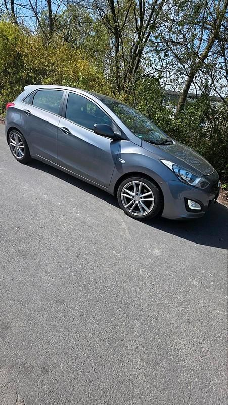 Gebraucht Hyundai i30 99 PS (72 kW) 2005 Grau Limousine