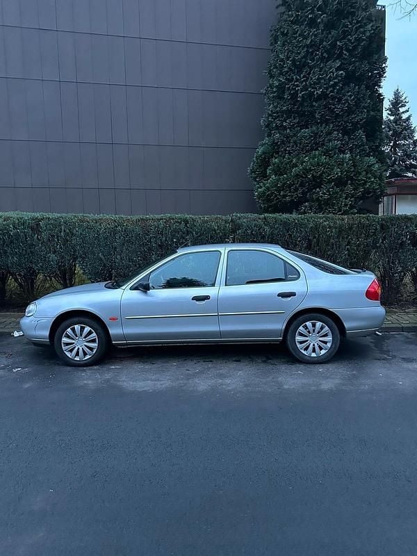 Gebraucht Ford Mondeo 130 PS (95 kW) 1998 Grau Limousine